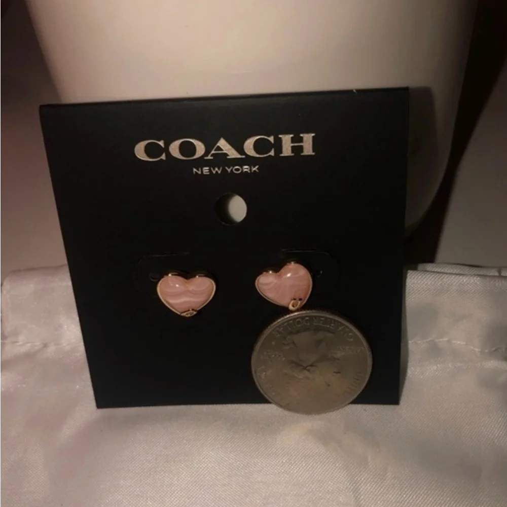 Coach Enamel Heart Stud Earrings Gold Tone C Logo Pink Heart Earring NWT​​​​​​​​ - Picture 5 of 5